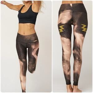 TEEKI Electric Nite Hot Pants Yoga Leggings Lightning Bolts Galaxy Size Small